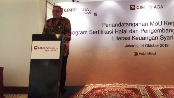 Direktur Syariah Banking CIMB Niaga, Pandji P. Djajandgara. 