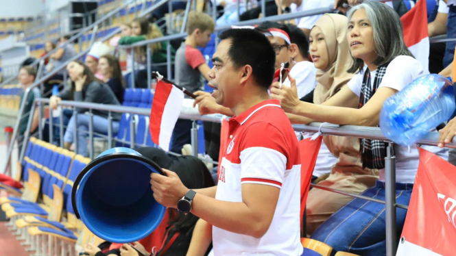 Suporter tim bulutangkis Indonesia di Kazan, Rusia