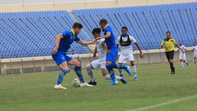 Suasana game internal tim Persib Bandung