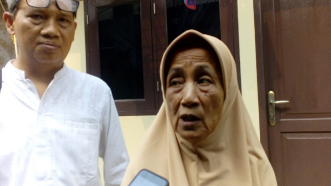 Nenek Arpah (69), korban penipuan sertifikat tanah