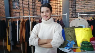 Tips Traveling dari Andien, Bawa Sedikit tapi Tetap Modis