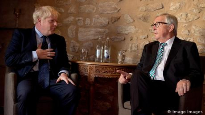 Presiden Komisi Uni Eropa, Jean-Claude Juncker, bertemu dengan Perdana Menteri Inggris, Boris Johnson. - Imago Images