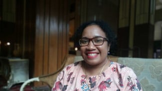 Misi Khusus Jokowi untuk Doktor Fisika Perempuan Pertama Papua