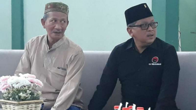 Sekretaris Jenderal PDIP Hasto Kristyanto di Pesantren Bumi Sholawat Sidoarjo, Jawa Timur, pada Jumat, 18 Oktober 2019.