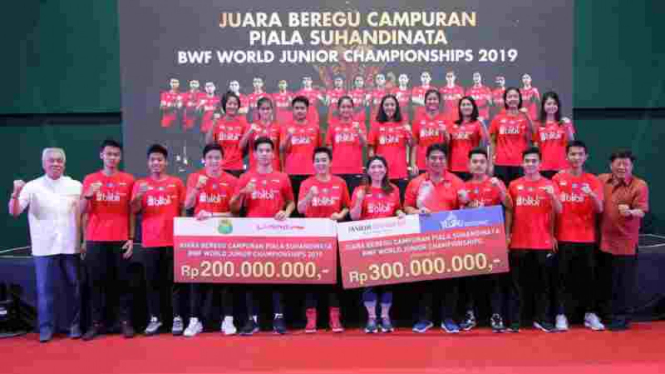 Skuat Indonesia U-19 juara BWF World Junior Championship 2019 diguyur bonus.