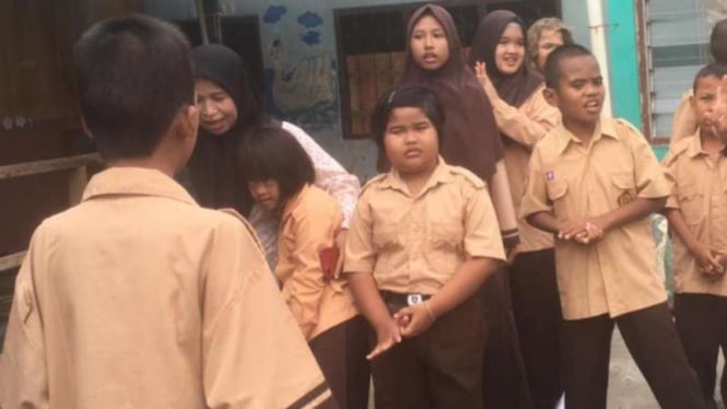 Anak-anak berkebutuhan khusus di Kota Bekasi saat sedang mengikuti pelajaran.