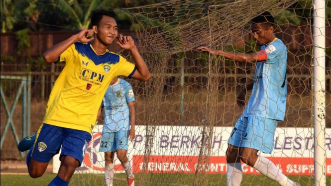 Selebrasi para pemain Cilegon United. 