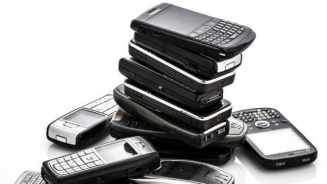 Ilustrasi beragam ponsel.