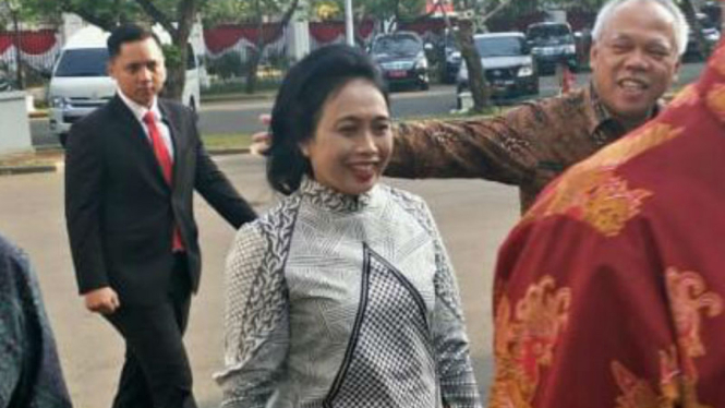  I Gusti Ayu Bintang Darmawati di Istana Negara.