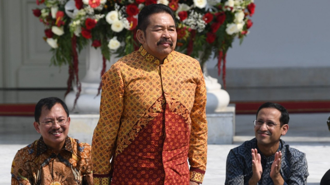 ST Burhanuddin diperkenalkan Presiden Joko Widodo sebagai Jaksa Agung.