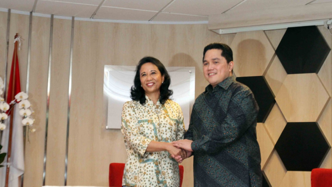 Rini Soemarno dengan Menteri BUMN Erick Thohir.