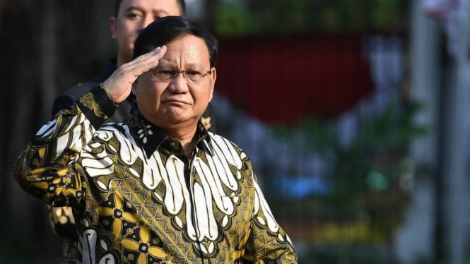 Ketua Umum Partai Gerindra, Prabowo Subianto, resmi diumumkan sebagai Menteri Pertahanan oleh Presiden Joko Widodo di Istana Kepresidenan, Rabu (23/10). - Antara/PRASETYO UTOMO