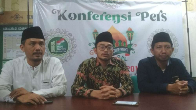 Ketua Panitia HSN NU Jatim, Abdussalam Sokhib (tengah), di Surabaya, Jawa Timur.