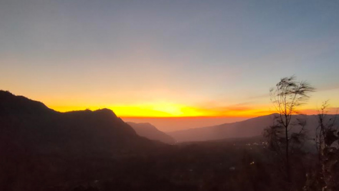 Foto sunrise Gunung Bromo dengan jepretan Oppo Reno2