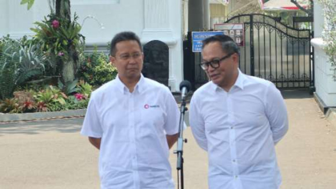 Dua Wakil Menteri BUMN, Budi Gunadi Sadikin (kiri) dan Kartika Wirjoatmodjo (kanan).