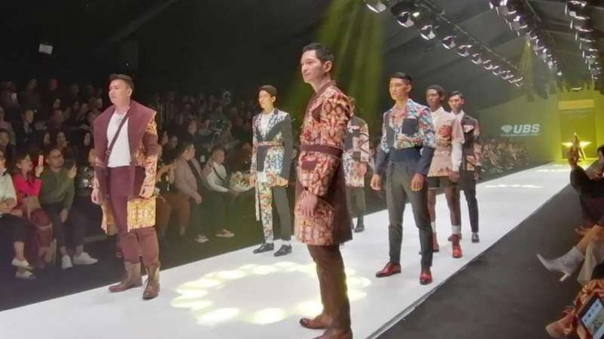 Bertabur bintang di Jakarta Fashion Week 2020