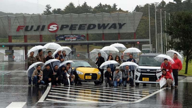 Rombongan Daihatsu di Sirkuit Fuji Speedway, Jepang