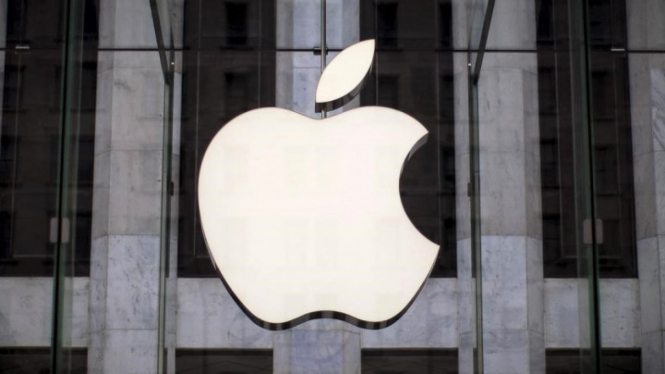 Logo Apple (FOTO: REUTERS/Mike Segar)