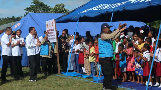 Presiden Jokowi kunjungi korban gempa di Maluku.