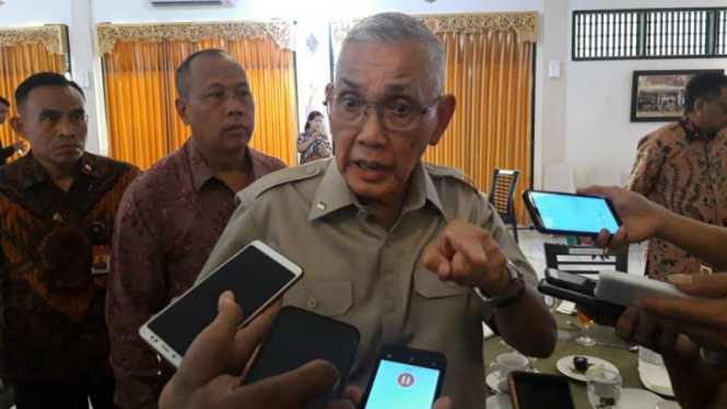 Mantan wakil presiden Try Sutrisno di Bale Raos, Kota Yogyakarta, Selasa, 29 Oktober 2019.