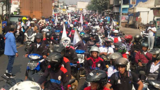 Buruh Tangerang bergerak ke Jakarta.