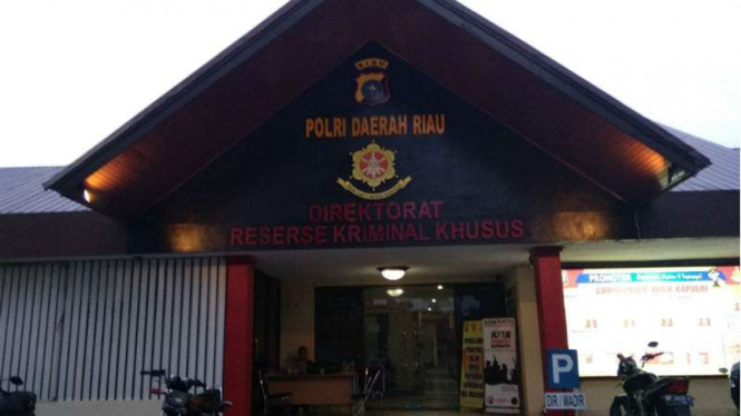 Mapolda Riau jadi lokasi KPK memeriksa saksi termasuk mantan Ketua DPRD Kampar