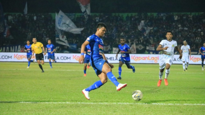 Bomber Arema FC, Dedik Setiawan. 