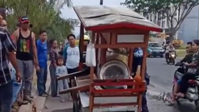 Tukang bakso yang ditertibkan satpam di Bekasi