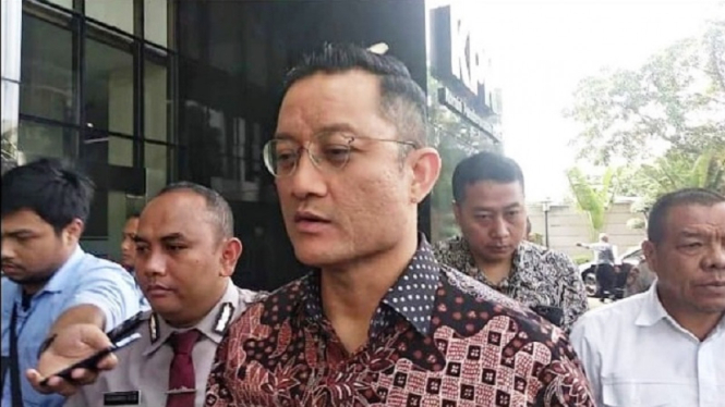 Menteri Sosial Juliari Batubara menyambangi KPK