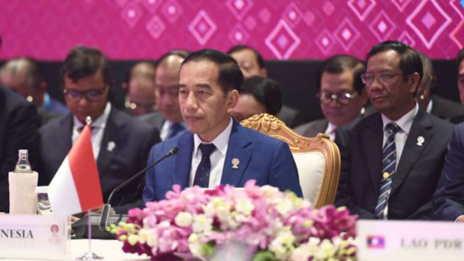 Presiden Joko Widodo menghadiri KTT ke-22 ASEAN Plus Three