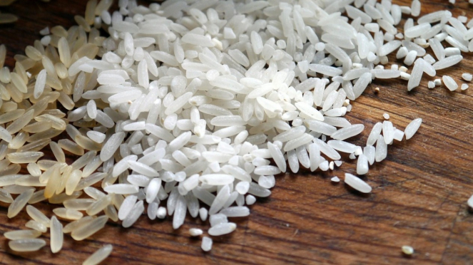 Butiran beras sebagai bahan lulur