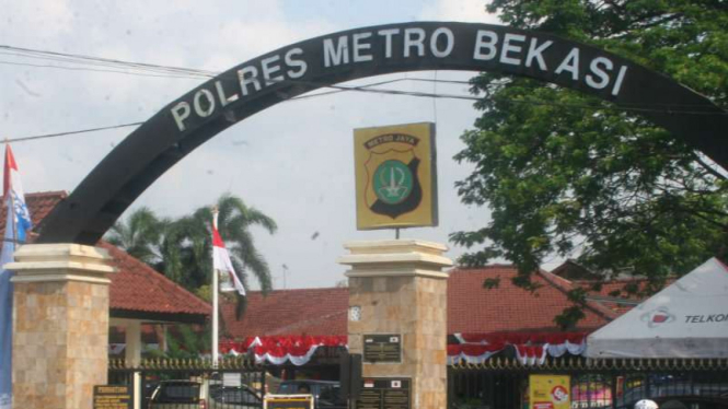 Polres Metro Bekasi.