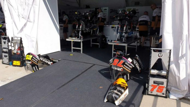 Paddock Tim Angel Nieto di Sirkuit Sepang, Malaysia