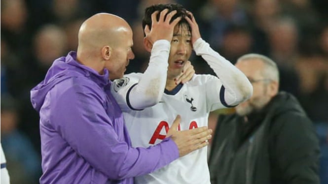 Winger Tottenham Hotspur, Son Heung-min, menangis usai cederai Andre Gomes
