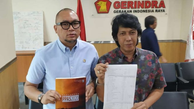 Anggota fraksi Gerindra DPRD DKI S Andyka (kiri)