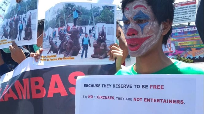 Masyarakat Anti Sirkus Hewan Indonesia menggelar aksi menolak eksploitasi gajah.