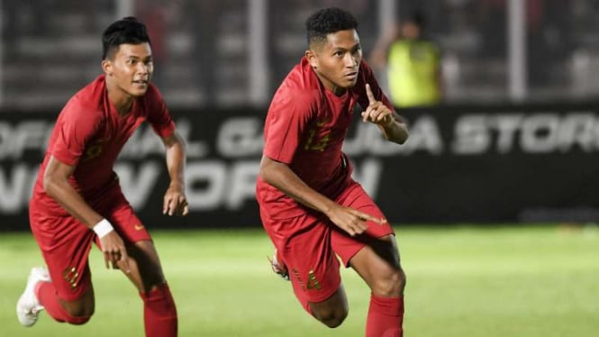 Pemain Timnas Indonesia U-19, M Fajar Fathur rayakan gol.