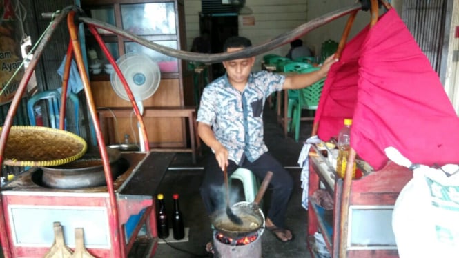 Sate dan Tongseng Kambing Pak Aris di Kalimantan.