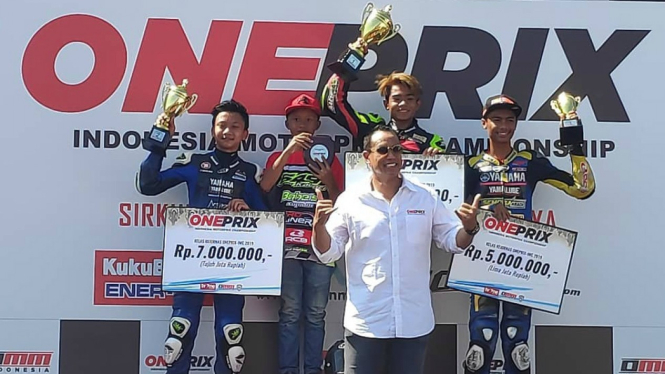 Race 1 Kelas Novice Grand Final Oneprix 2019 dimenangkan Moh Robbil Vitoni