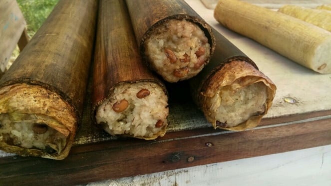Keindahan Sajian Lemang Sambal Udang: Sepiring lemang yang disajikan dengan sambal udang pedas