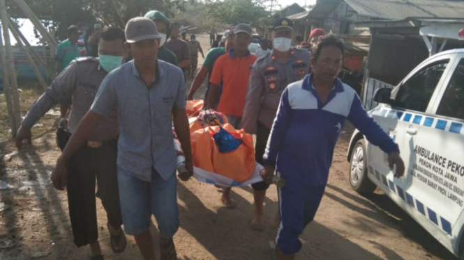 Evakuasi jasad penyelam WNA yang ditemukan di Lampung