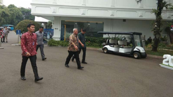 Ketua Komisi Pemilihan Umum (KPU) Arief Budiman mendatangi Istana Kepresidenan.