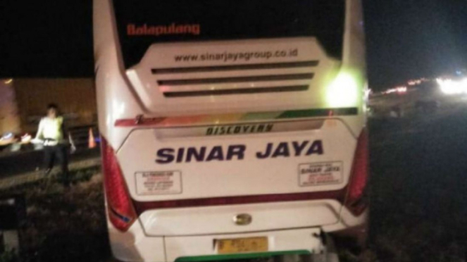 Bus Sinar Jaya yang kecelakaan di Tol Cipali