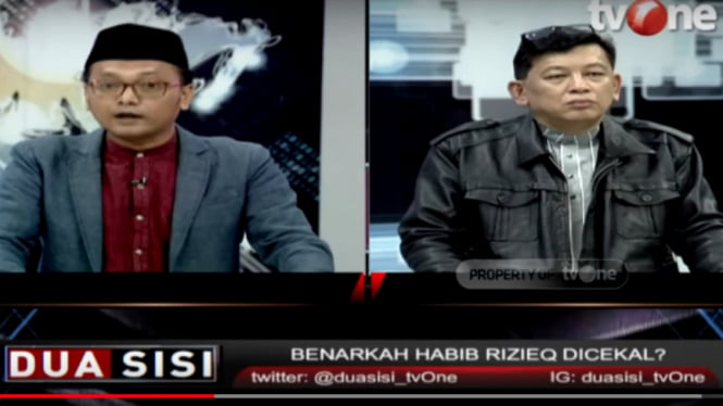 Guntur Romli dan Abdul Chair debat dalam Program acara Dua Sisi tvOne