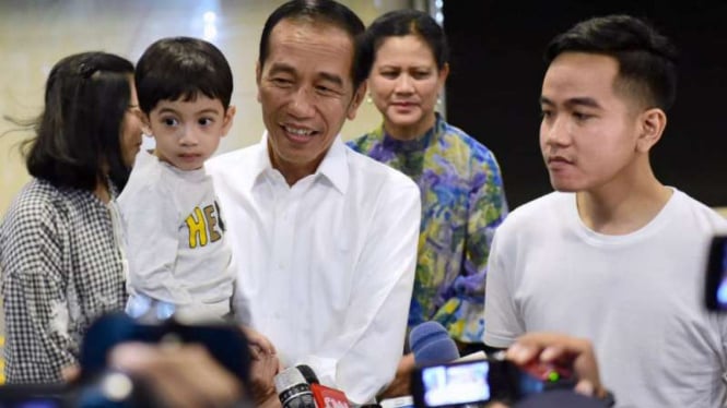 Presiden Jokowi dan Jan Ethes soal cucu ketiga Jokowi