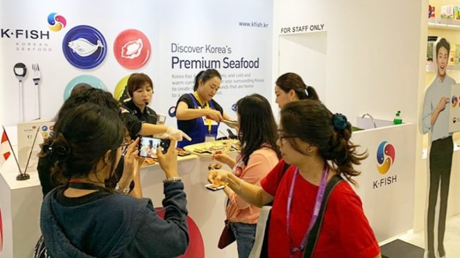 Demo masak di Booth K•FISH di SIAL Interfood 2019