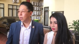 Merasa Laporan Kasusnya Didiamkan, Five V Datangi Polres Metro Jakpus