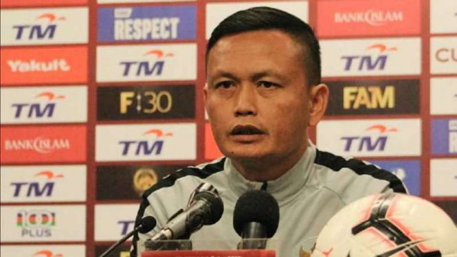 Pelatih Interim Timnas Indonesia, Yeyen Tumena