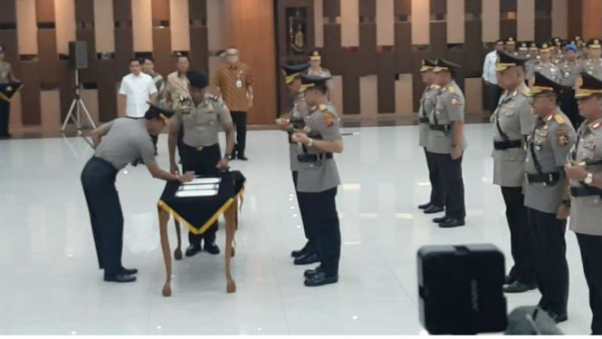 Kapolri Jenderal Polisi Idham Azis melantik sejumlah Pejabat Tinggi (Pati) Polri