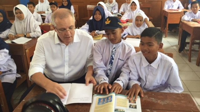 Bulan Agustus 2019, PM Scott Morrison mengunjungi sebuah sekolah di Bogor yang mendapat bantuan dari Australia.